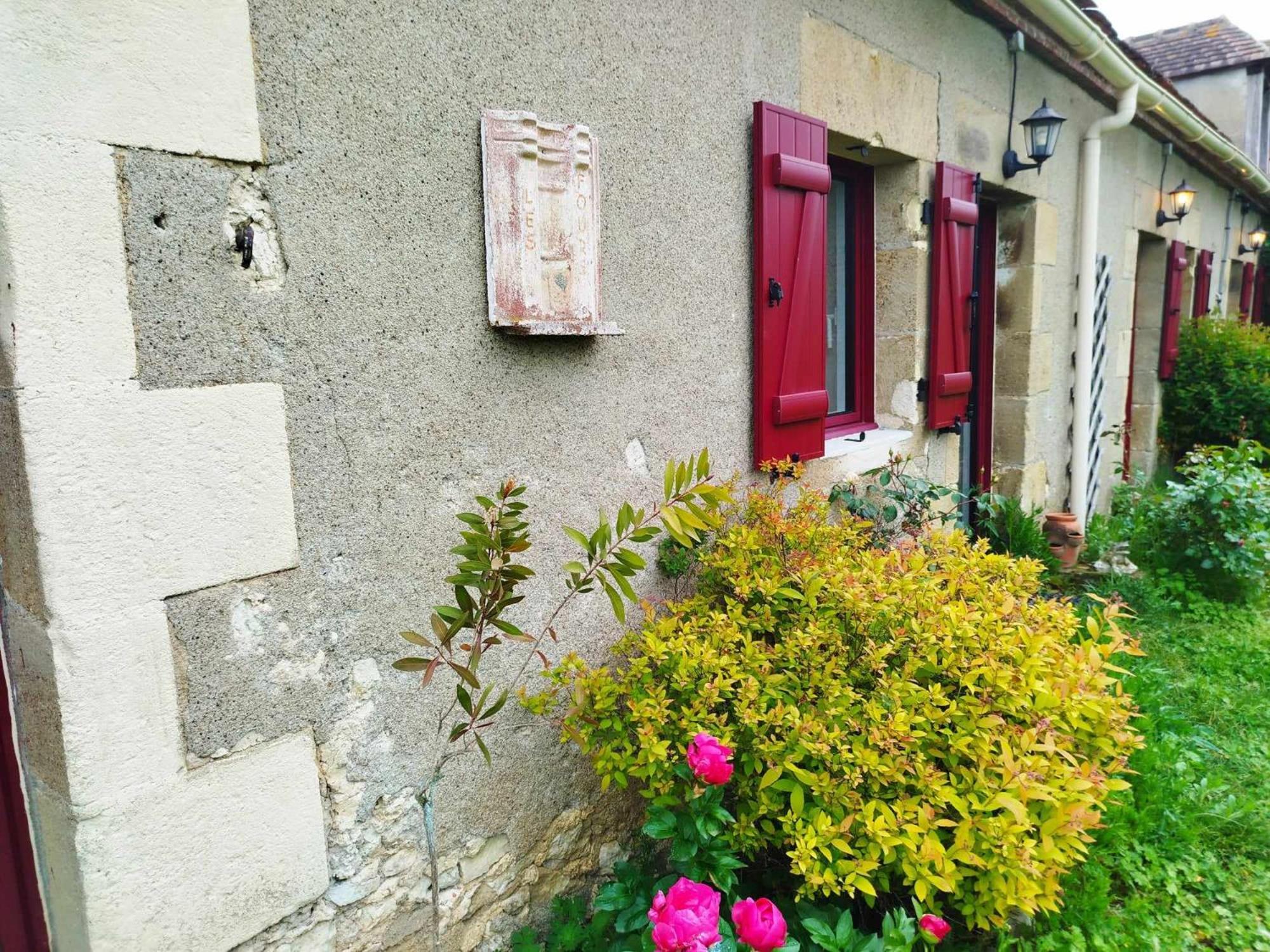 Gite Des Fours Agonges Exteriör bild
