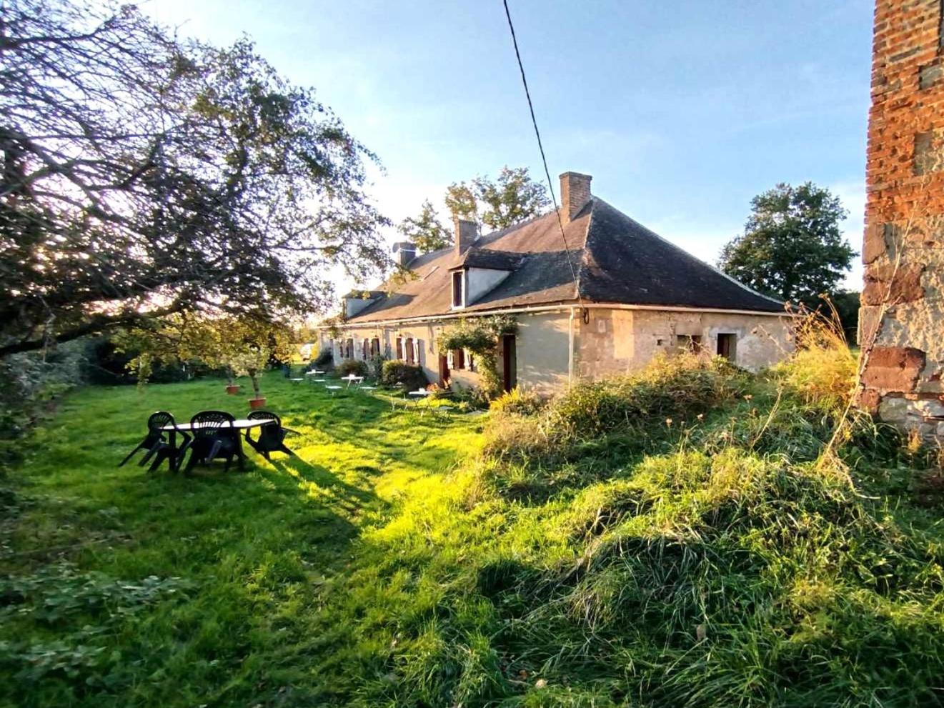 Gite Des Fours Agonges Exteriör bild