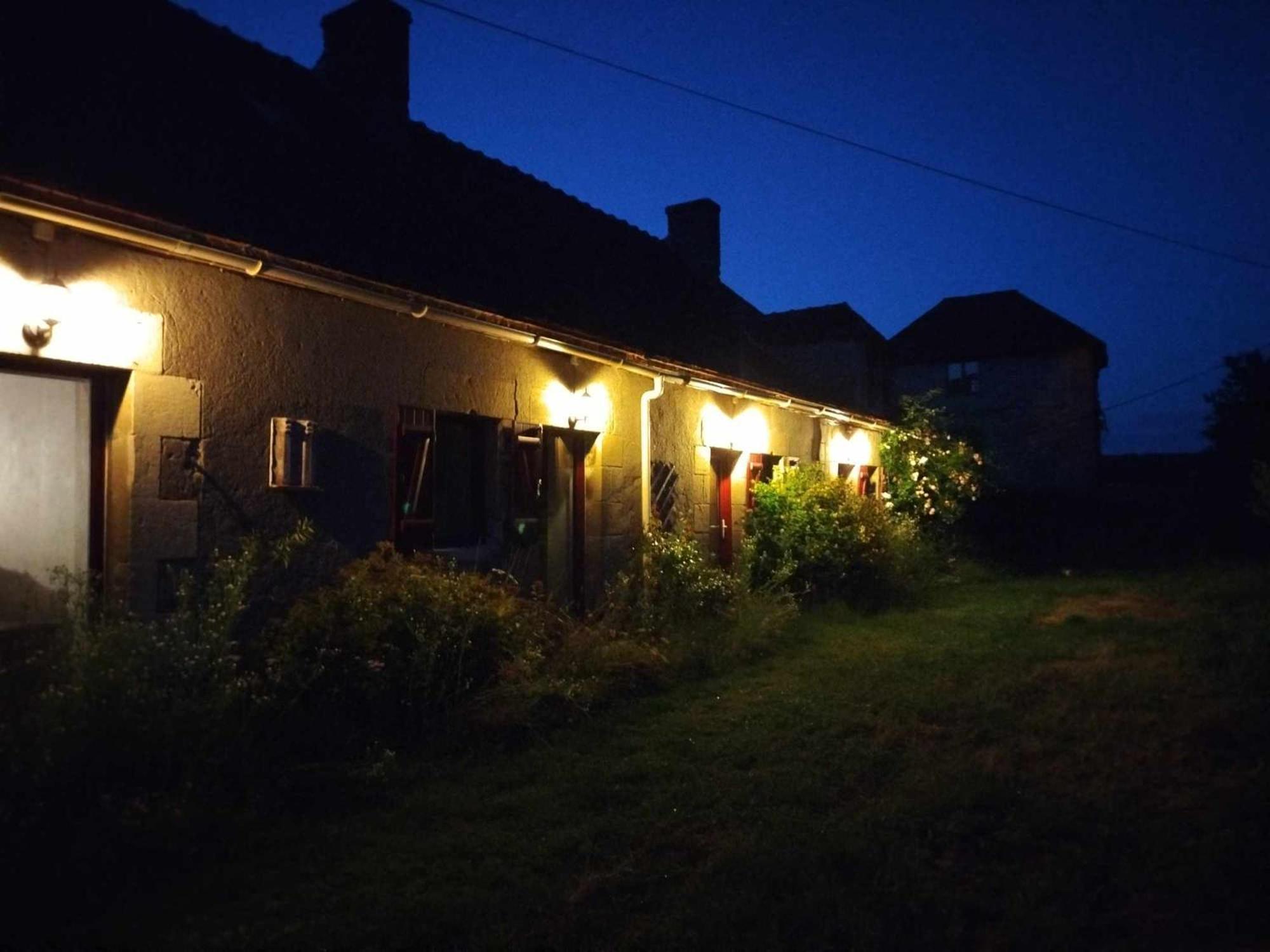 Gite Des Fours Agonges Exteriör bild